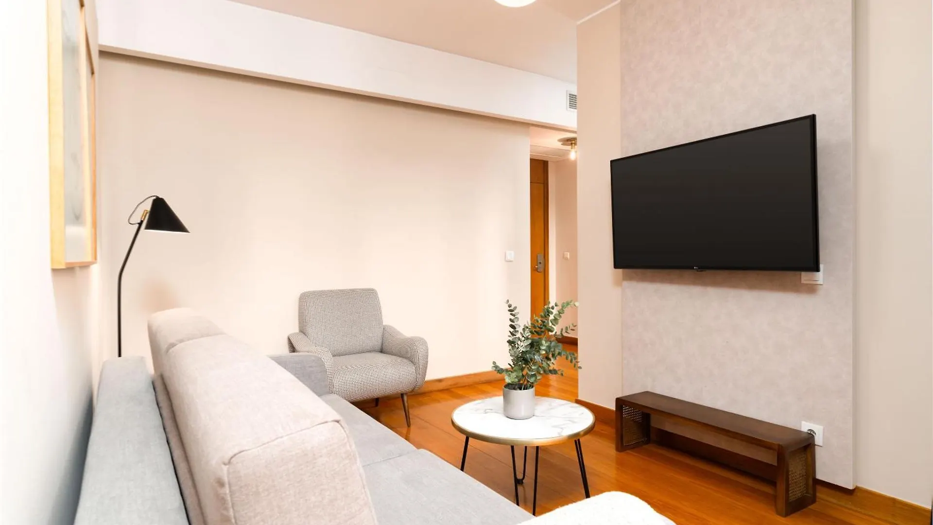 Limehome Lisbon Rua Eca De Queiroz
