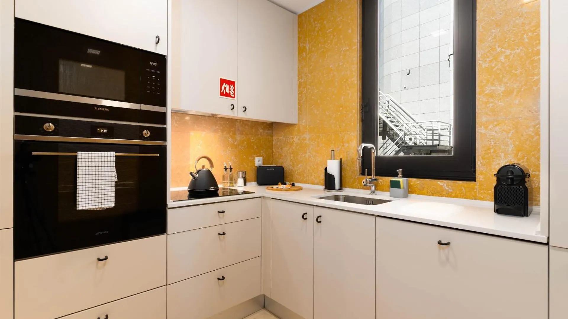 Apartment Limehome Lisbon Rua Eca De Queiroz