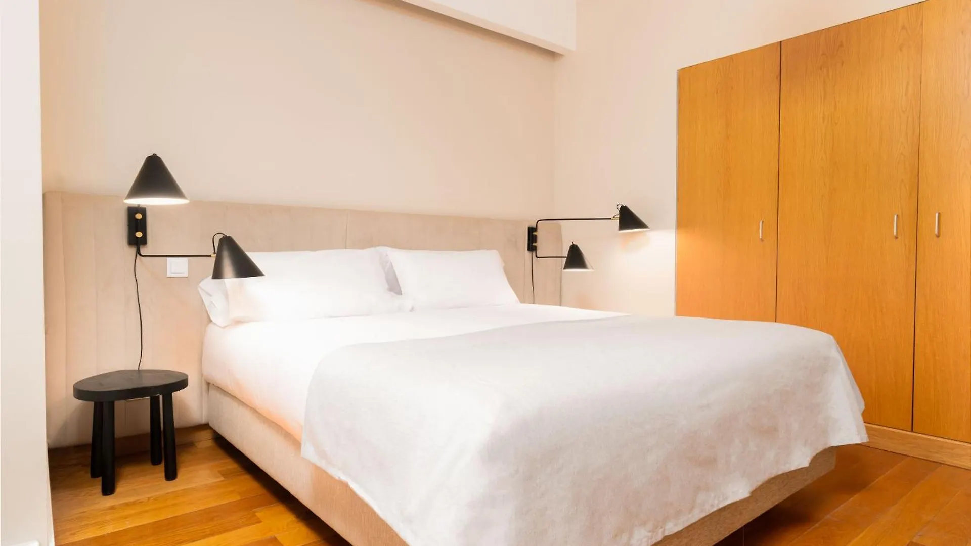 Limehome Lisbon Rua Eca De Queiroz 0*,