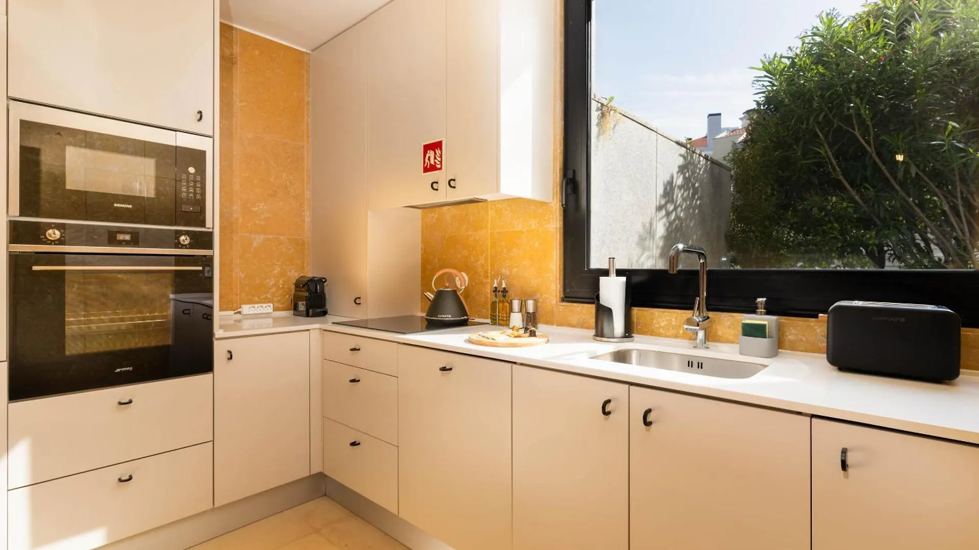 Limehome Lisbon Rua Eca De Queiroz פורטוגל